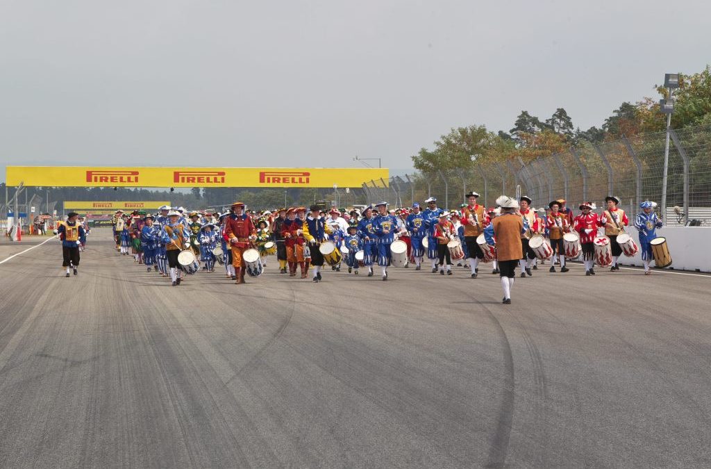 Verband Südwestdeutscher Fanfarenzüge auf dem Hockenheimring Foto: Verband Südwestdeutscher Fanfarenzüge e.V.