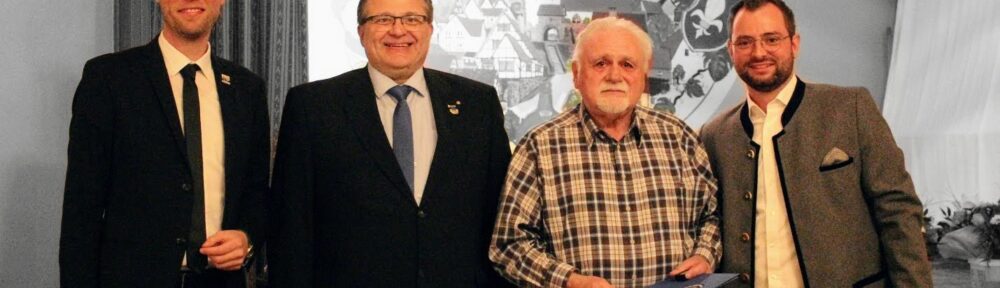 Ehrung 60-jährige aktive Mitgliedschaft: v.l. Markus Herrera Torrez (Oberbürgermeister Stadt Wertheim), Thomas Palatschek (Präsident VSF), Helmut Friedrich, Patrick Volk (1. Vors.) Fotos: Felix Meisner, Dertingen